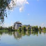 �������